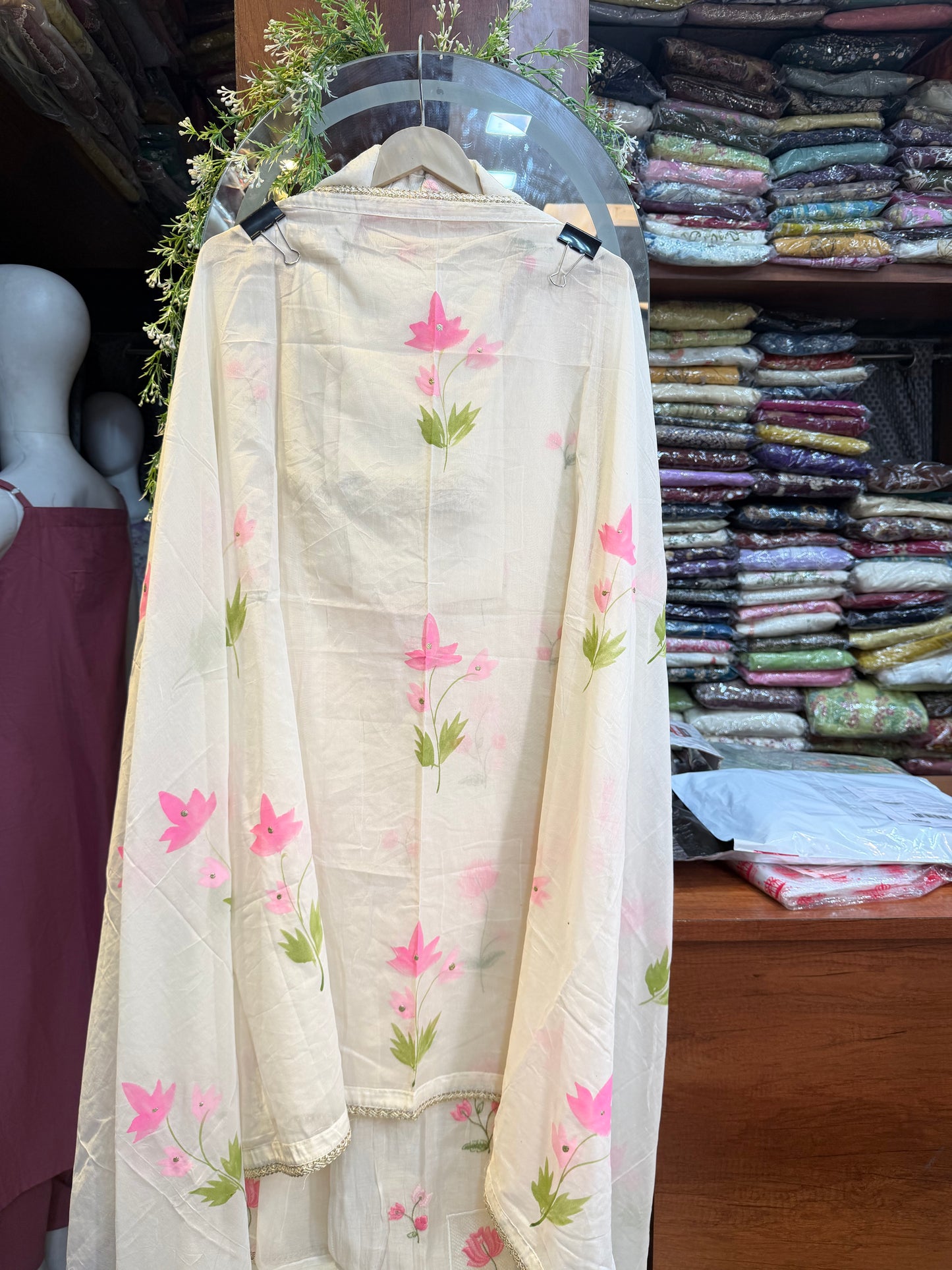 Unsticthed MulMul Bahaar Offwhite & Pink