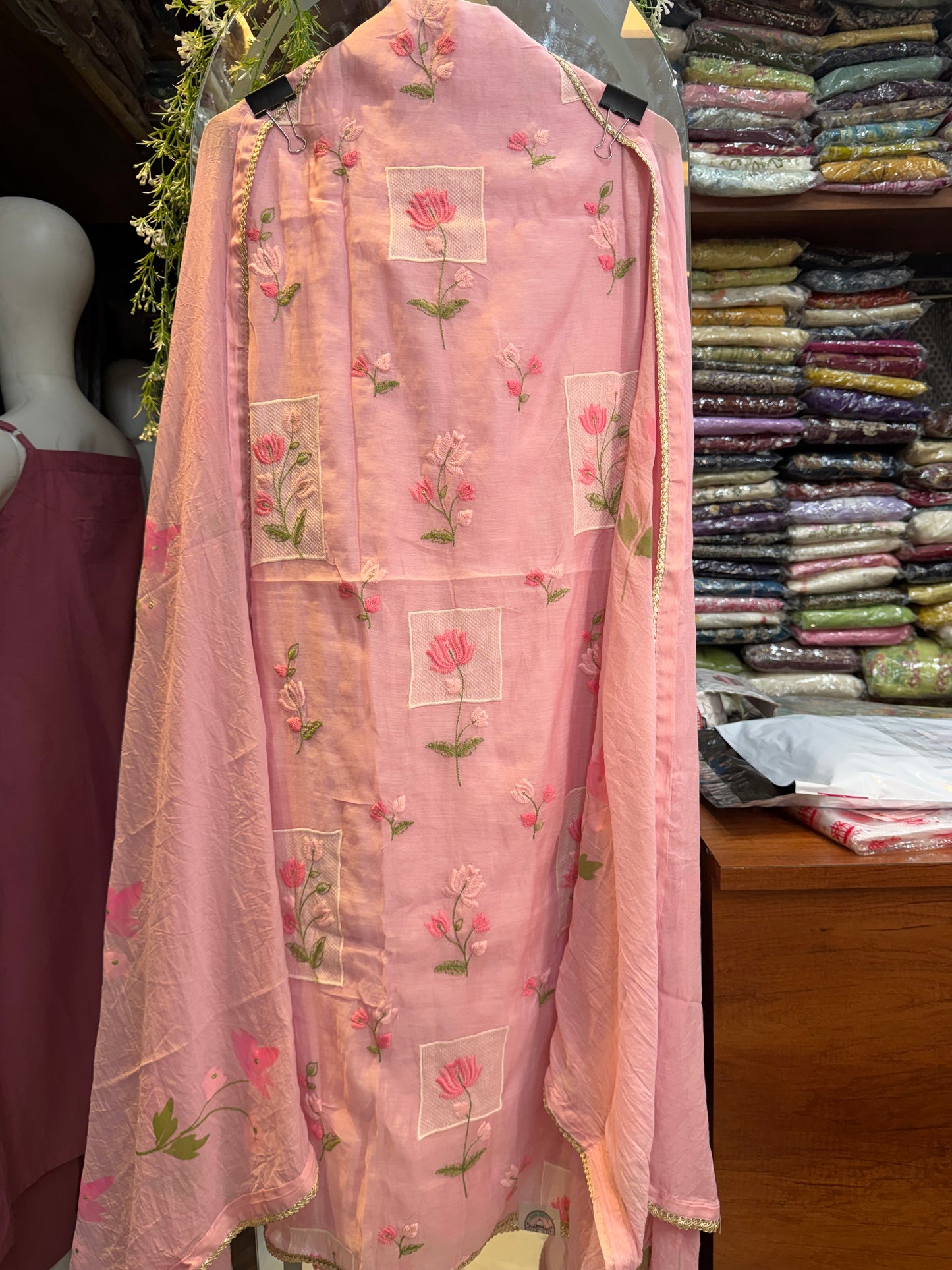 Unsticthed MulMul Bahaar Offwhite & Pink